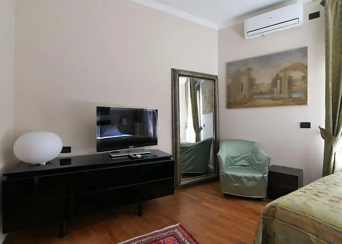 Large And Elegant Apartment In Missori Duomo