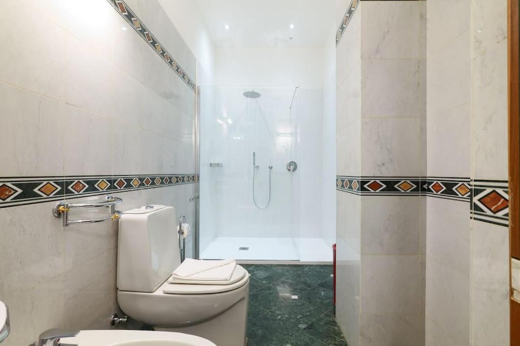 Large And Elegant In Missori Duomo Appartement *