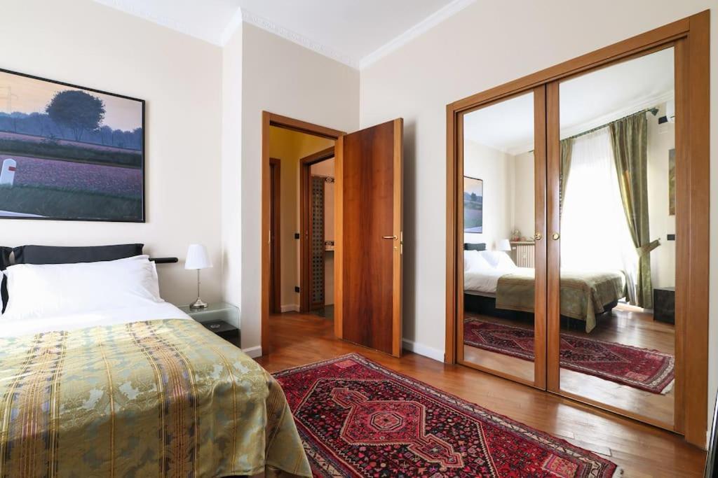 Large And Elegant In Missori Duomo Appartement Milan
