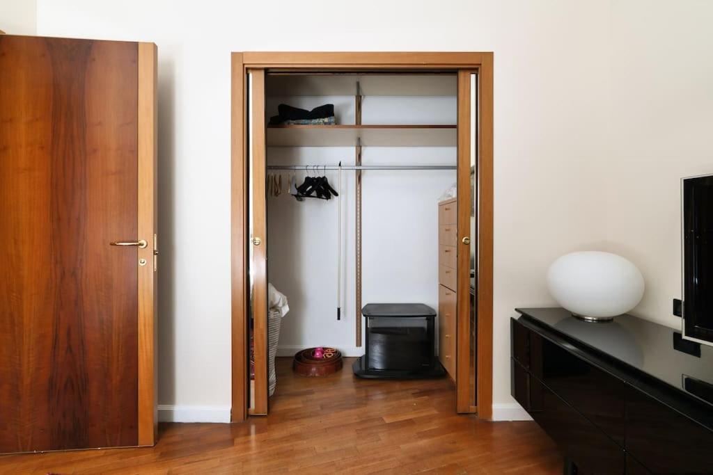 Large And Elegant In Missori Duomo Appartement *